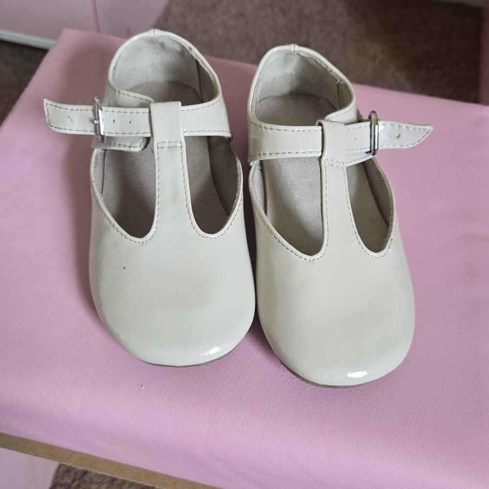 Zara Cream Kids Dress Shoes